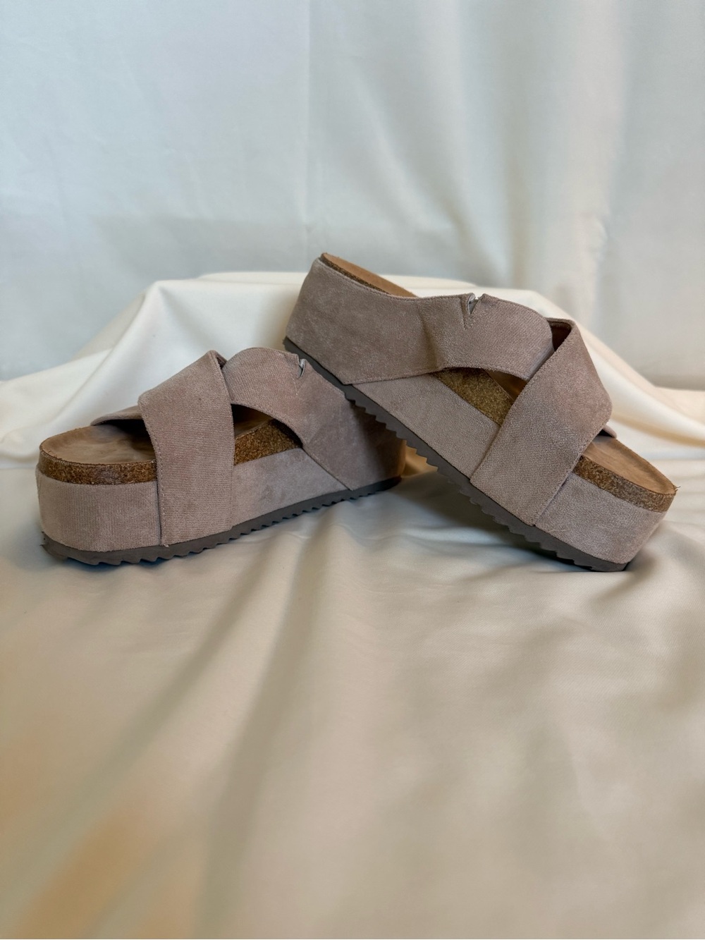 Hey Girl by Corkys 11 Tan “Don’t Cross Me” Platform Sandals, EUC